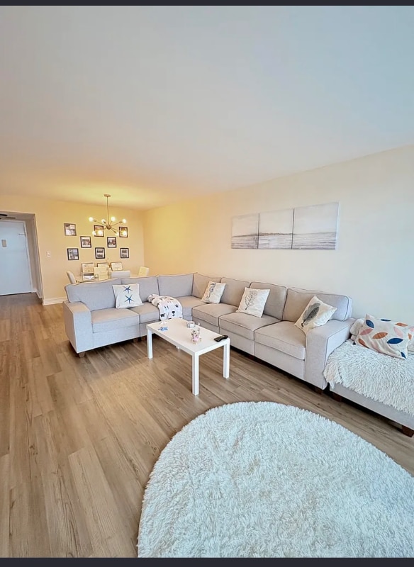 Building Photo - 1000 Parkview Dr