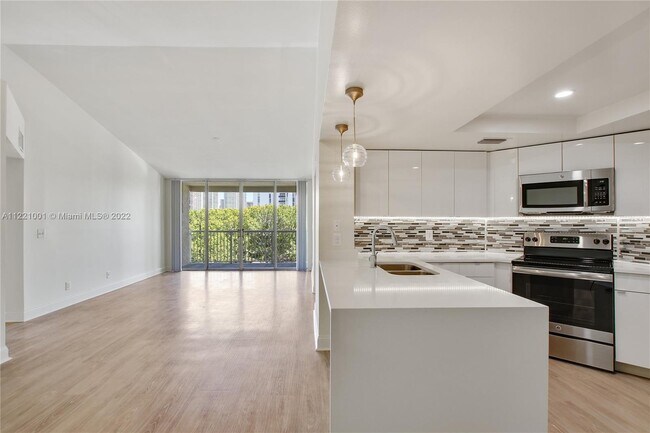 Foto del edificio - 3605 NE 207th St