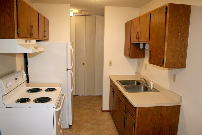 Building Photo - RJZ Apartments