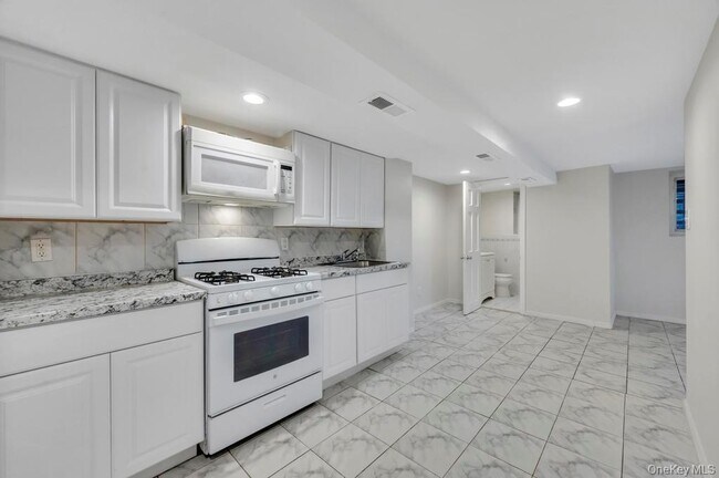 Foto del edificio - 94-02 23rd Ave