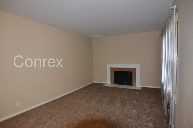 Building Photo - 5635 Coburn Ave