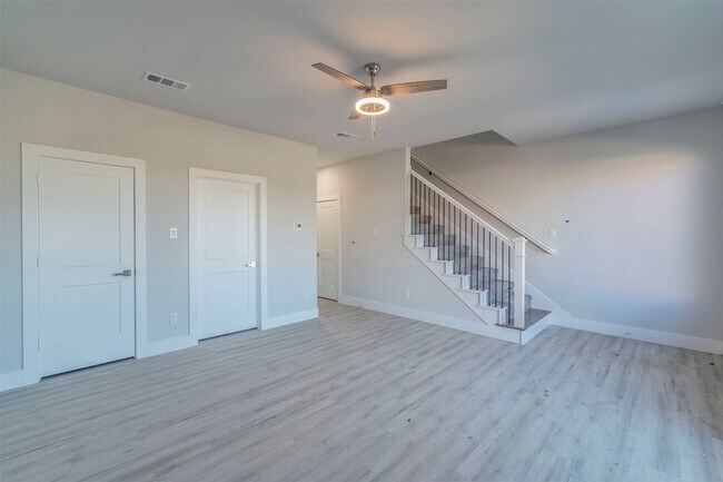 Building Photo - 1611 Mignon Dr