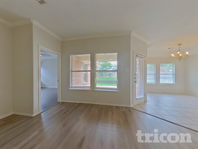 Foto del edificio - 1630 Emily Ln