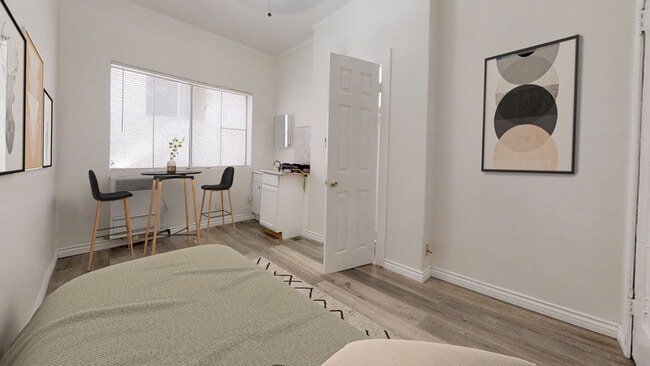 Photo - 647 W 18th St Apartment