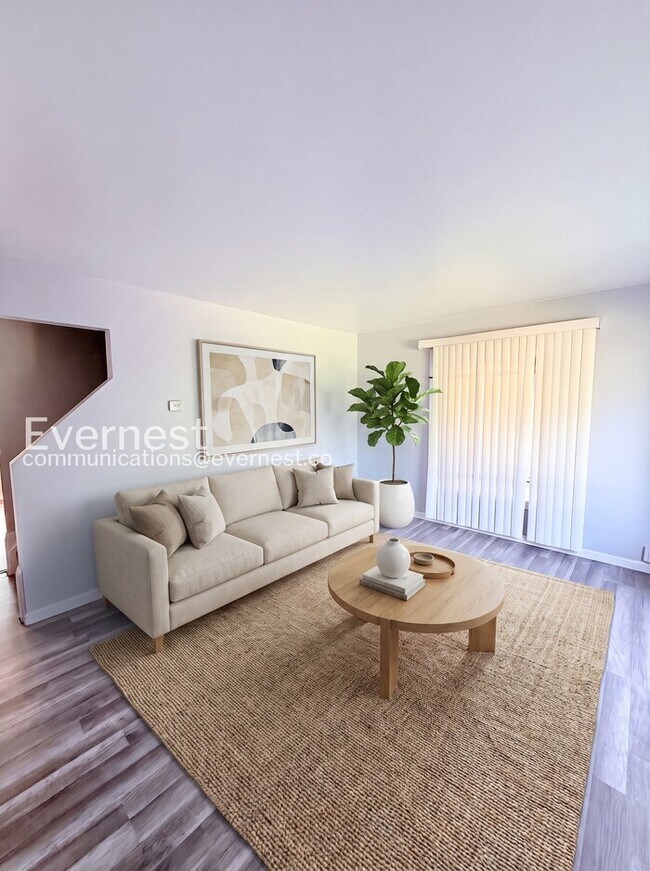 Foto del edificio - 15378 Meyers Rd