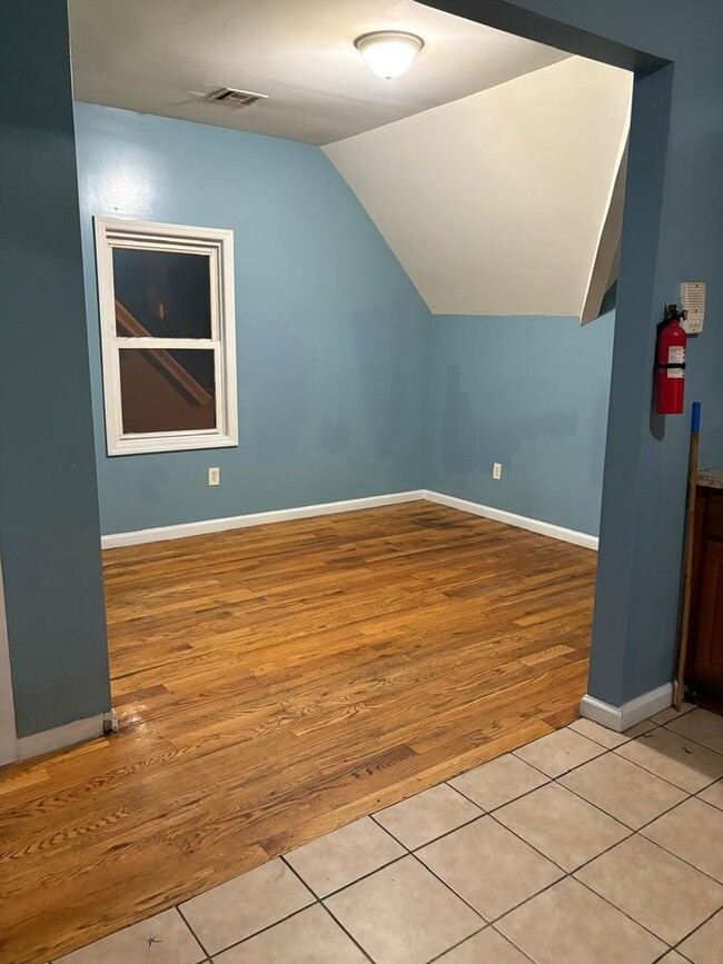 Building Photo - 42 Fabyan Pl