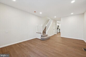 Building Photo - 2318 Fernon St