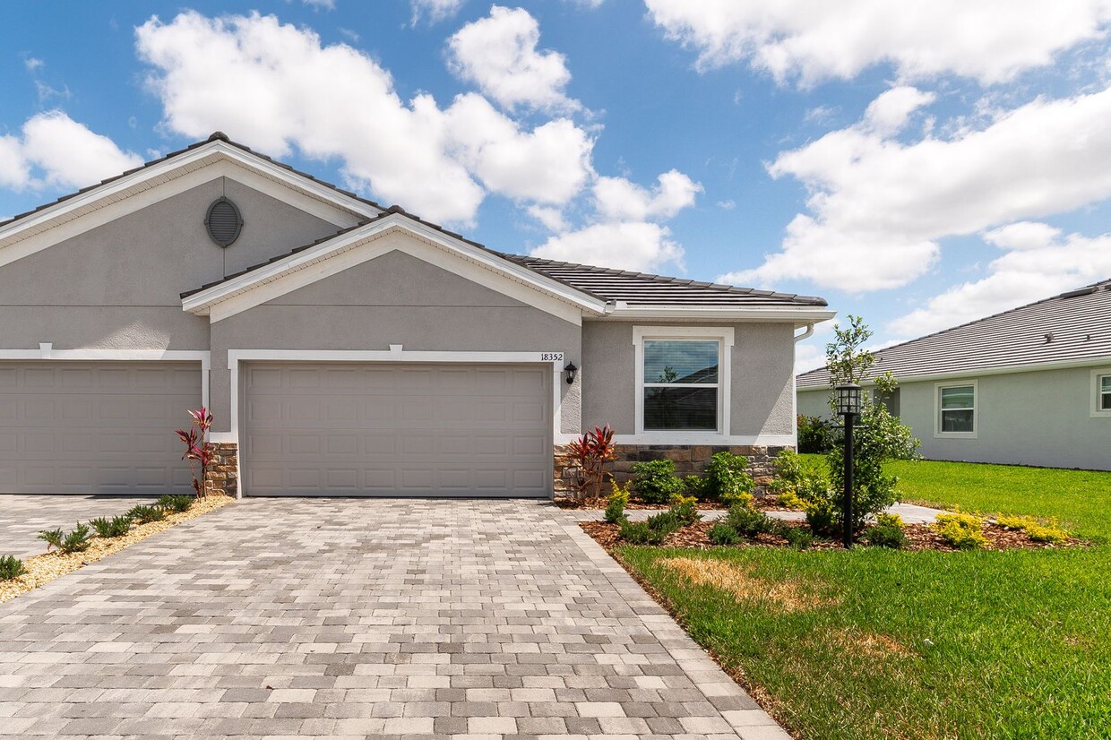 Primary Photo - 3 Bedroom Villa - Star Farms