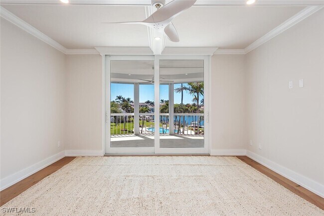 Building Photo - 400 Park Shore Dr