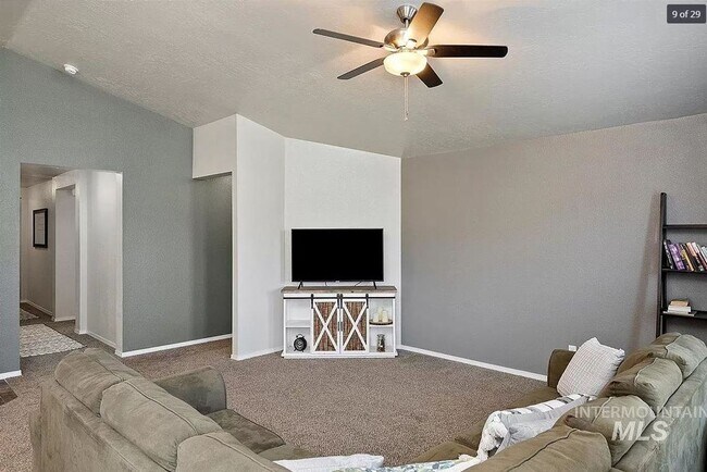 Building Photo - Dog Friendly Home in Meridian! NOVEMBER RE...