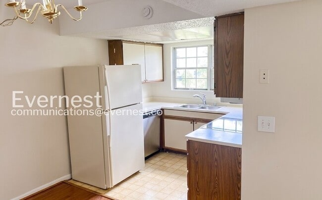 Foto del edificio - 107 Prosperity Ave SE