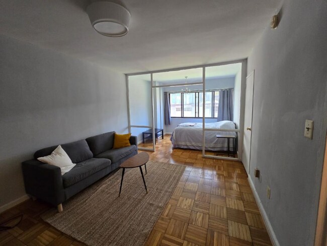 Foto del edificio - 2141 I St NW