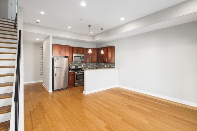 Building Photo - 1529 Fairmount Ave