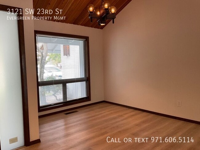 Building Photo - 3121 SW 23rd St