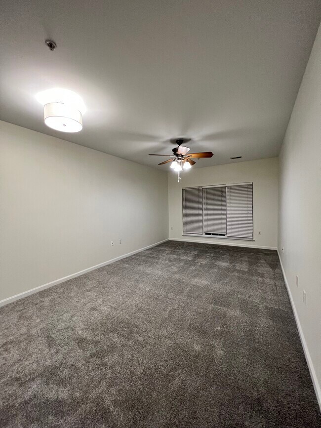 Foto del edificio - 5236 Hilltop Rd