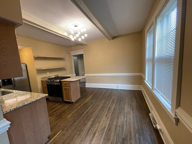 área de cocina/comedor - 418 Clement Ave