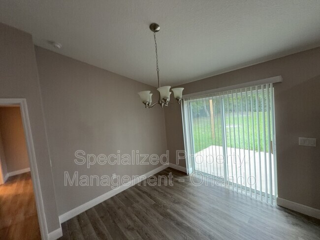 Building Photo - 2854 W Edison Pl