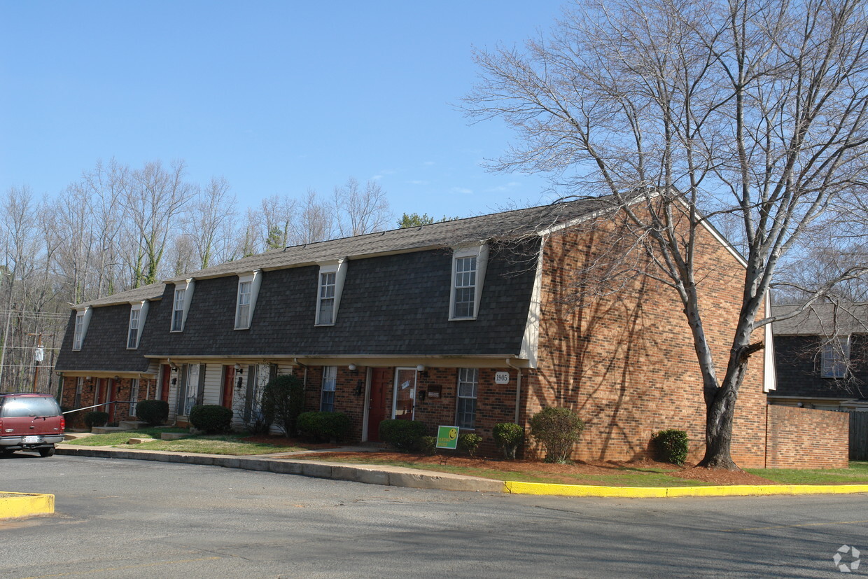 Primary Photo - Townhomes of Ashbrook