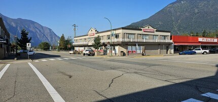 Building Photo - 790 Fraser Ave