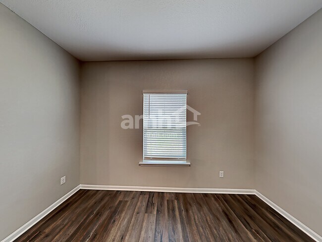 Building Photo - 129 Oliver Dr