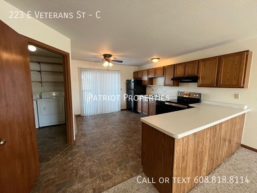 Primary Photo - 223 E Veterans St