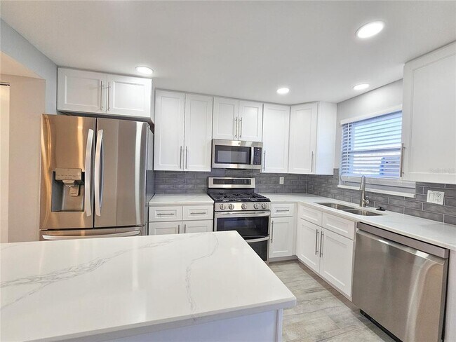 Foto del edificio - 5900 Shore Blvd S