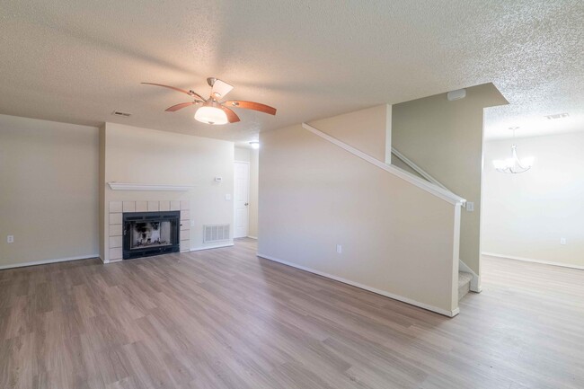 Foto del edificio - 3 Bed / 2.5 Bath in Broken Arrow!