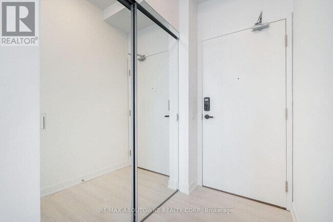 Building Photo - 3883-3883 Quartz Rd