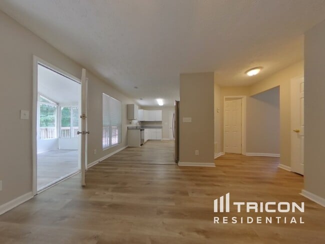 Building Photo - 819 Plumbridge Ct