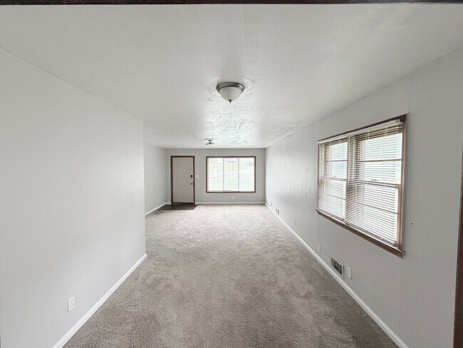 Foto del edificio - 8661 E 26th St