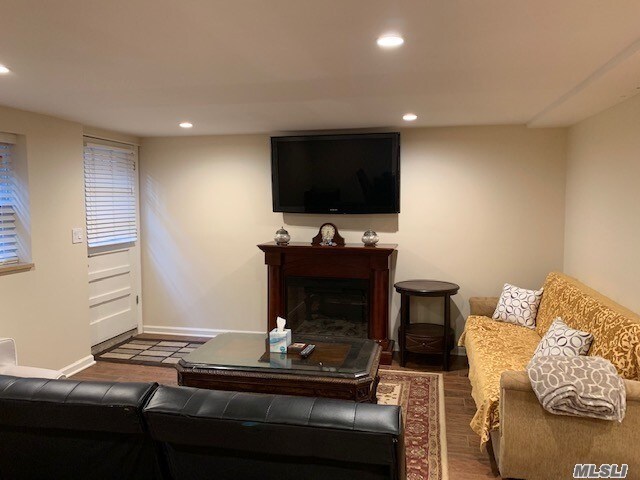 Foto del edificio - 62-15-62-62 62nd Ave