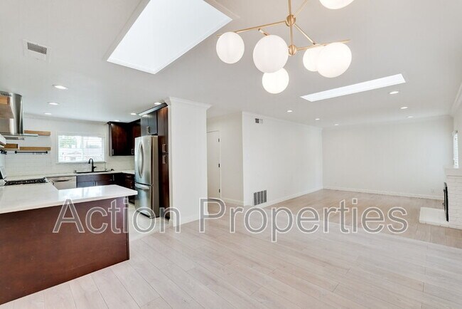 Foto del edificio - 2126 Warmwood Ln