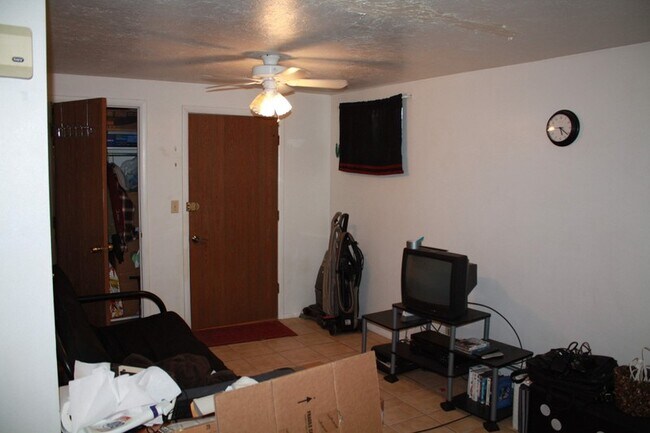 Foto del edificio - 296 W 1100 N
