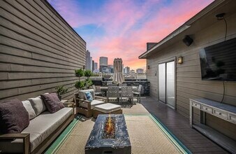 Building Photo - 1608 W Webster St