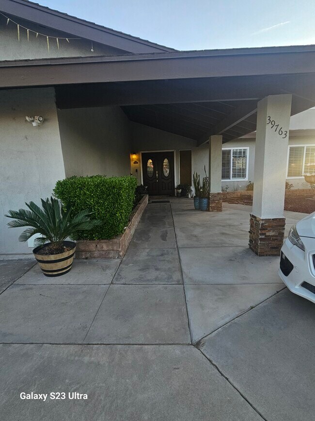 Foto del edificio - 39763 Country Club Dr