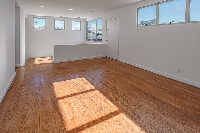 Building Photo - 16511 W Sunset Blvd