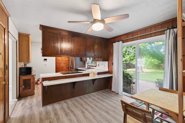 Building Photo - 33 Tanglewood Dr