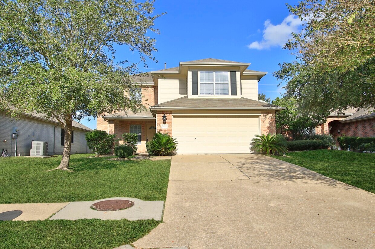 Foto principal - 18926 Piney Way Dr