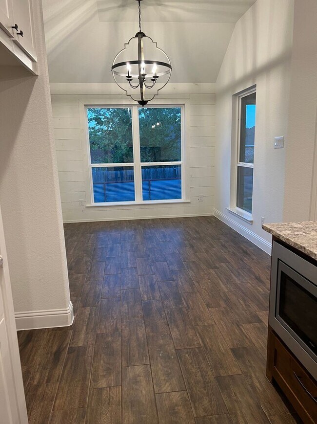 121 Buckeye Dr, Weatherford, TX 76086 House Rental in Weatherford, TX