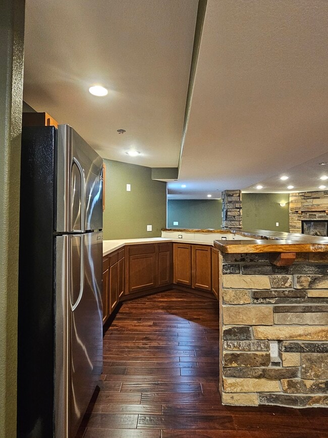 Foto del edificio - 1138 Lakecrest Ct