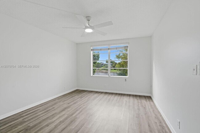 Foto del edificio - 5335 NW 10th Ct