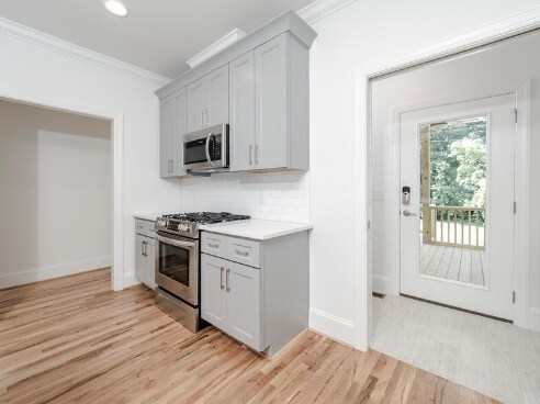 Foto del edificio - 3133 Stanhope Ave