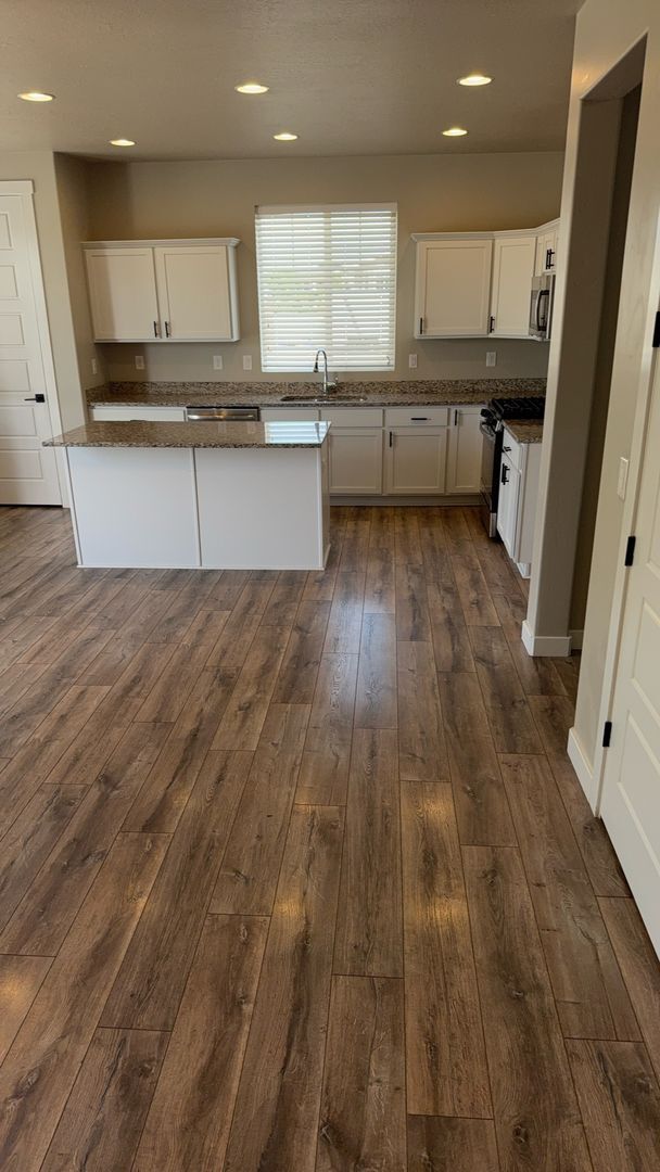 Foto del edificio - 5 Bedroom/3 Bathroom Harrisville!
