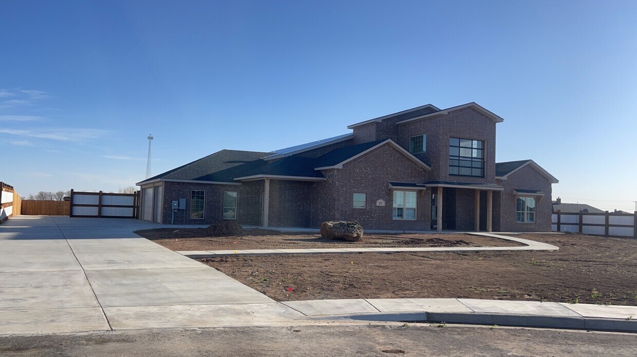 Primary Photo - 27 Barndo Dr