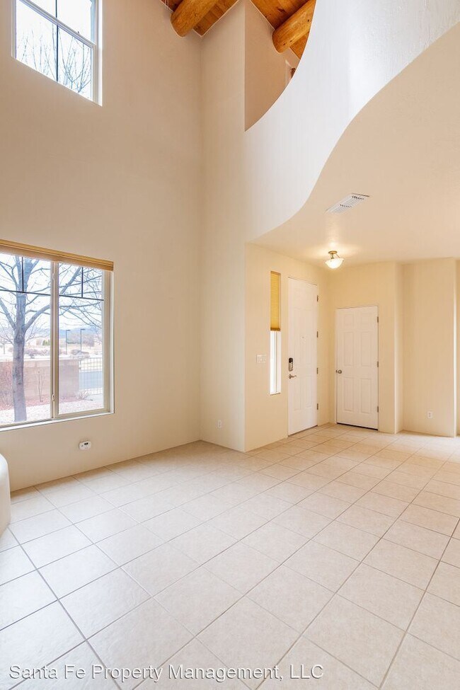Building Photo - 2 br, 2.5 bath House - 7 E. Saddleback Mesa