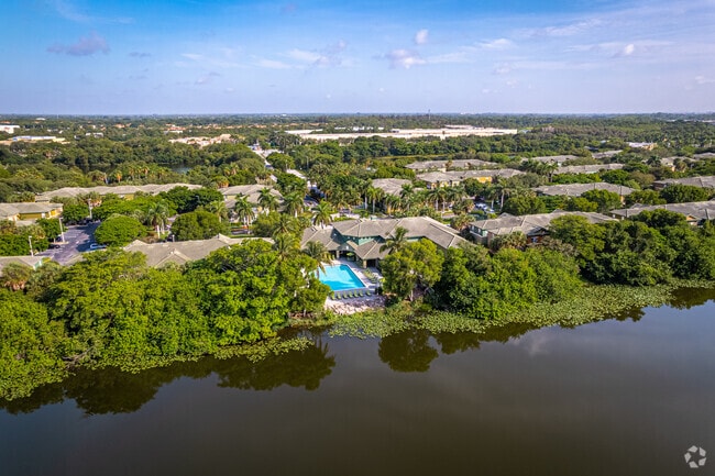 Foto aérea - Quantum Lake Villas Apartments