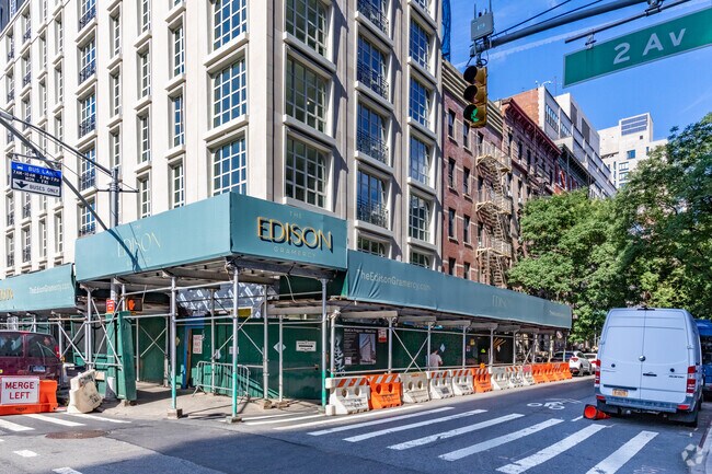 Building Photo - 250 East 21st Street