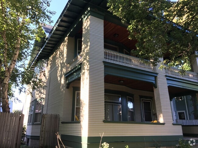 Building Photo - 816 Ashland Ave