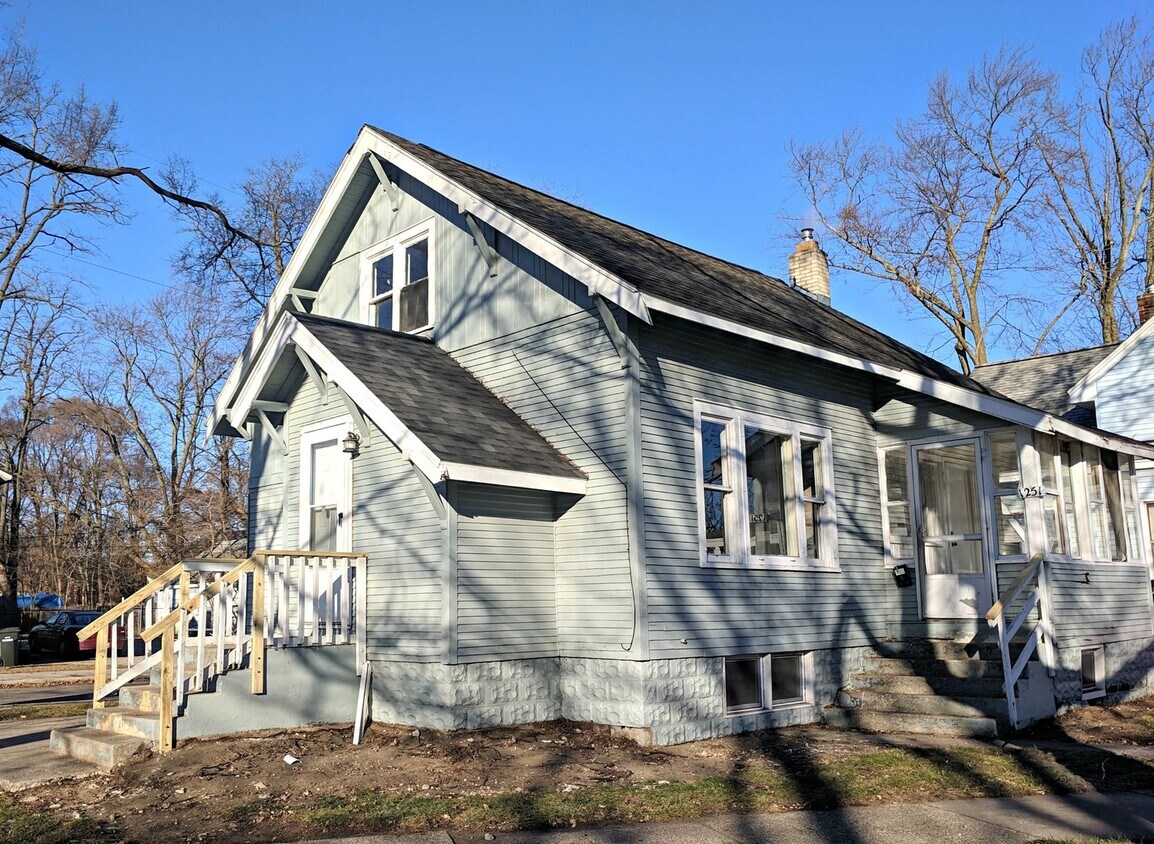 Foto principal - 1251 Kenneth St