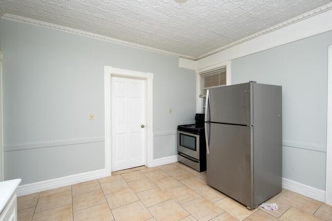 Foto del edificio - 233 Stow Ave